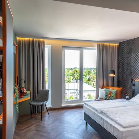 Loginn Hotel Berlin Airport Bagian luar foto