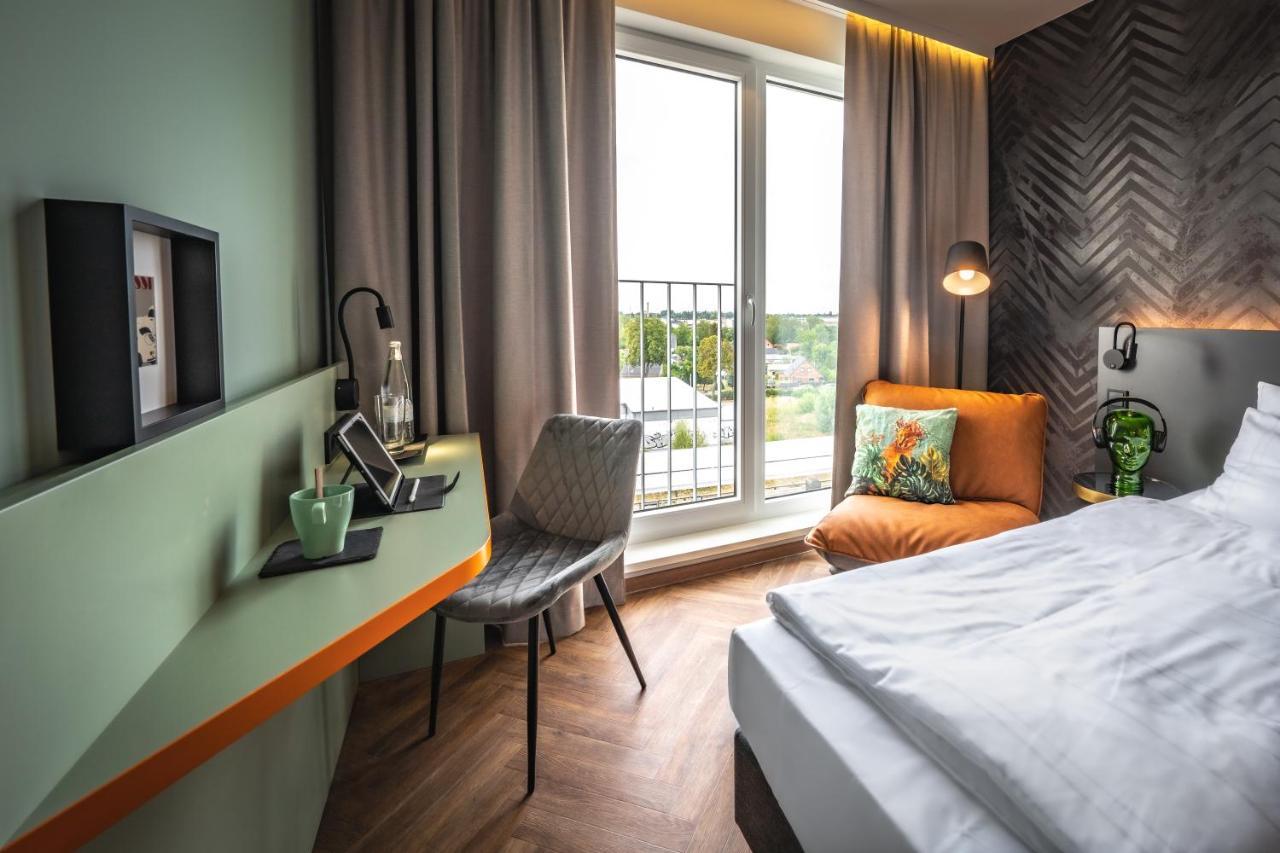 Loginn Hotel Berlin Airport Bagian luar foto