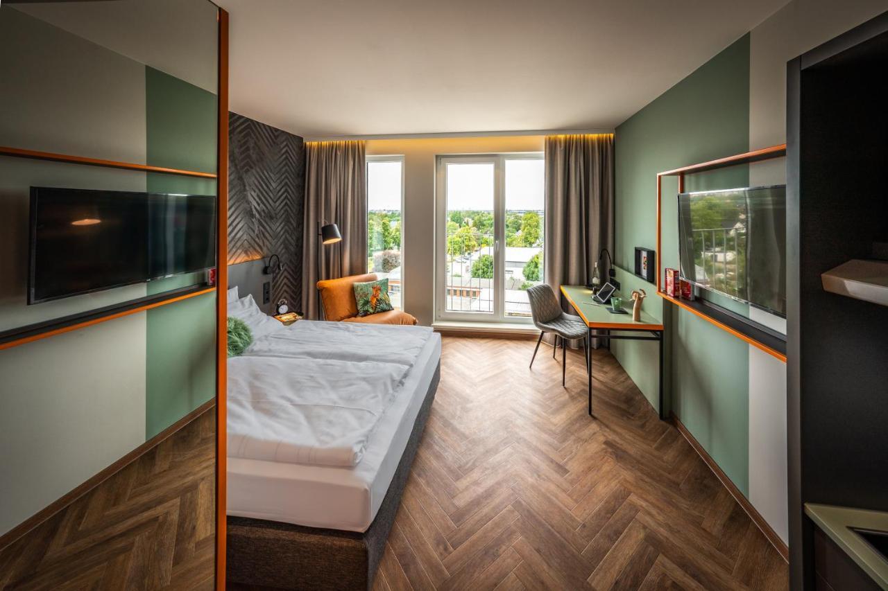 Loginn Hotel Berlin Airport Bagian luar foto