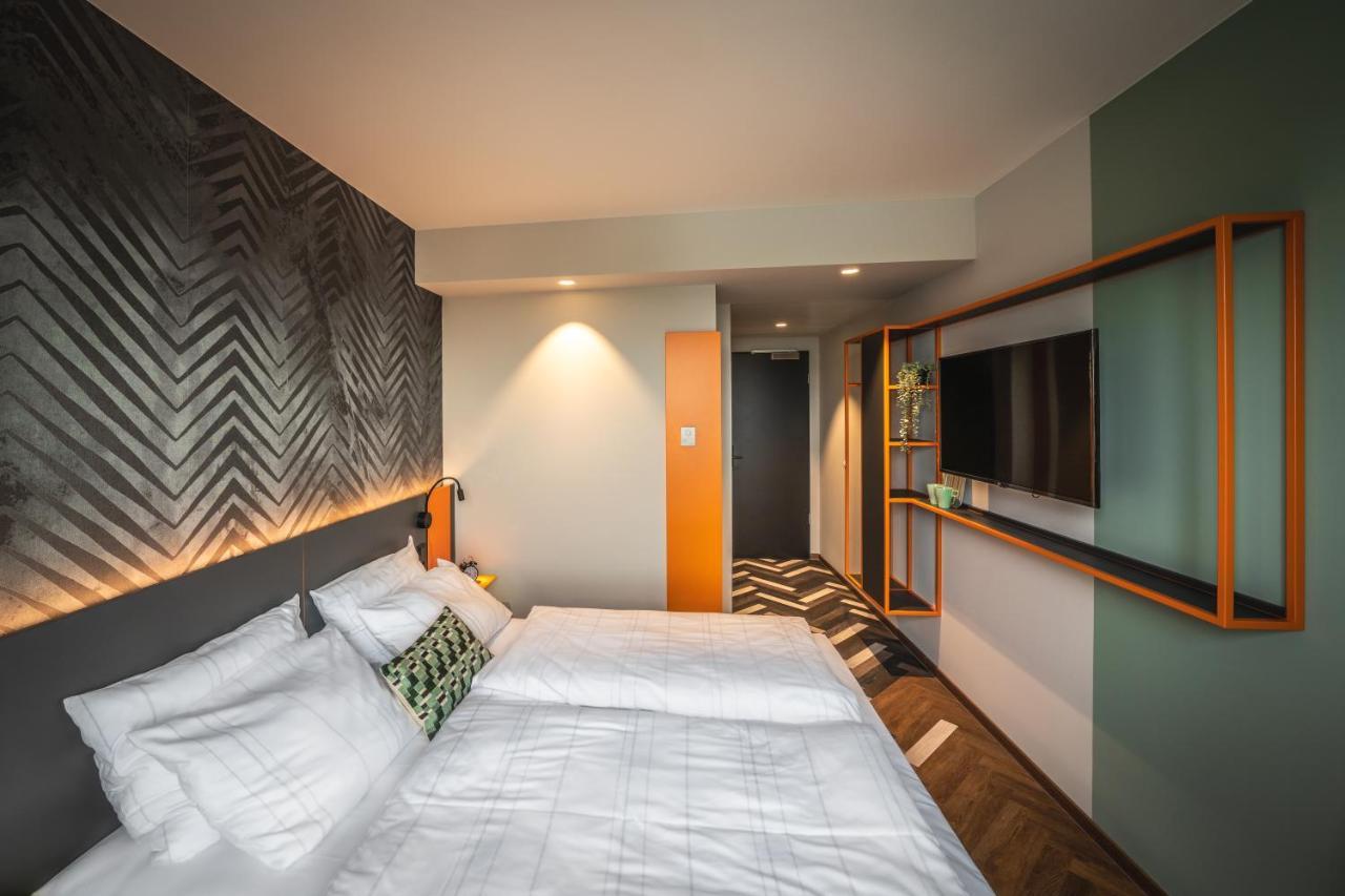 Loginn Hotel Berlin Airport Bagian luar foto