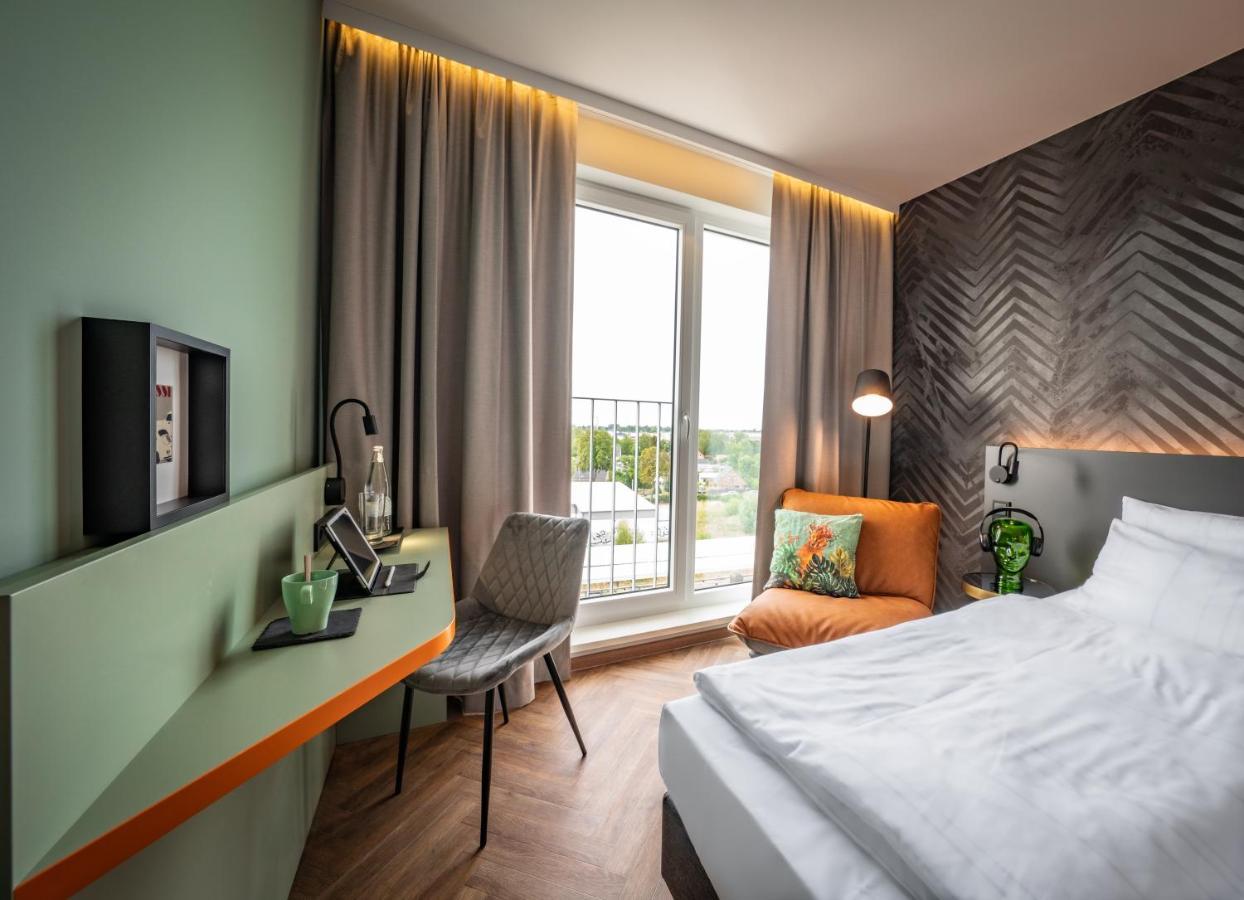 Loginn Hotel Berlin Airport Bagian luar foto
