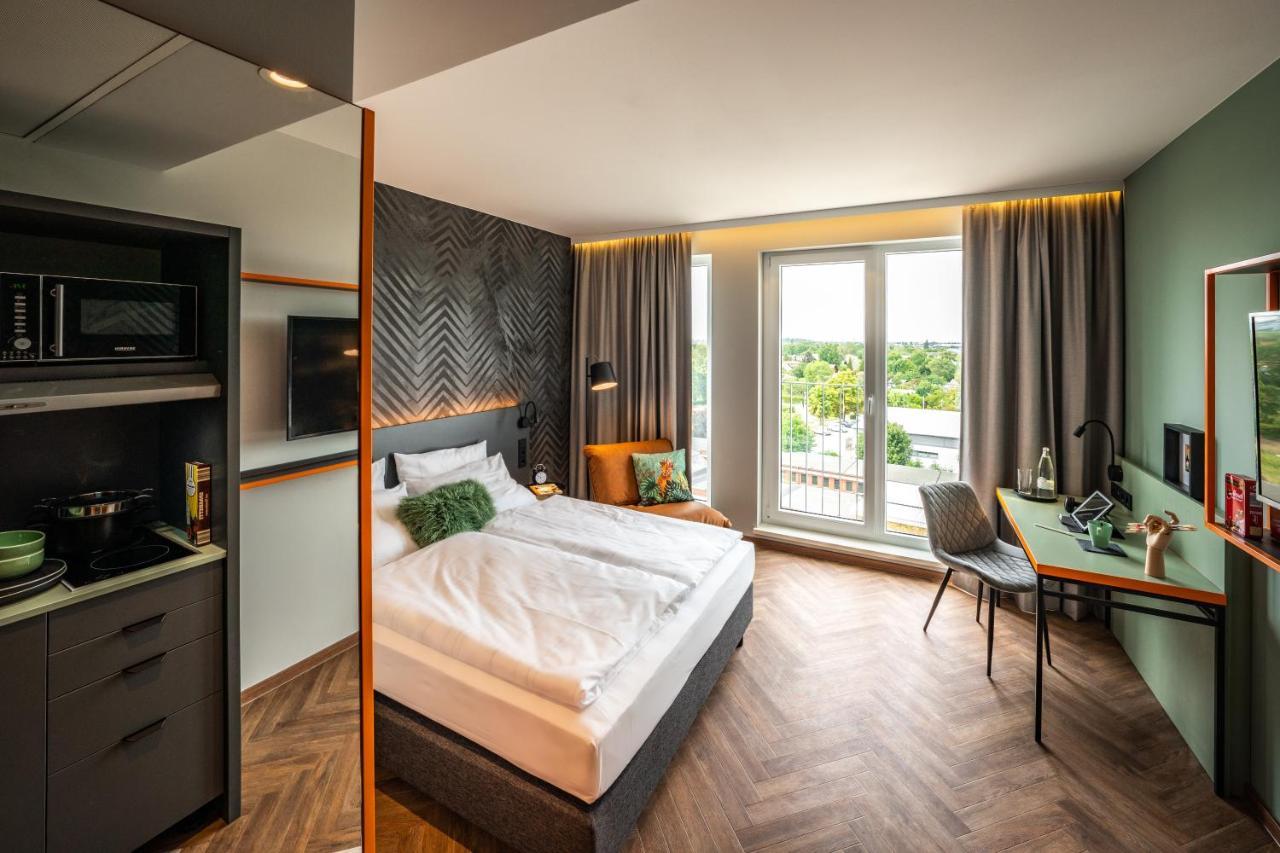 Loginn Hotel Berlin Airport Bagian luar foto