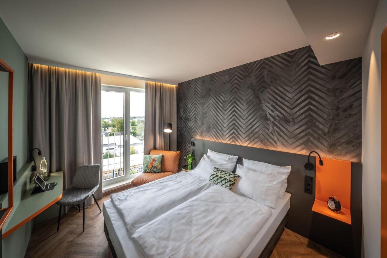 Loginn Hotel Berlin Airport Bagian luar foto