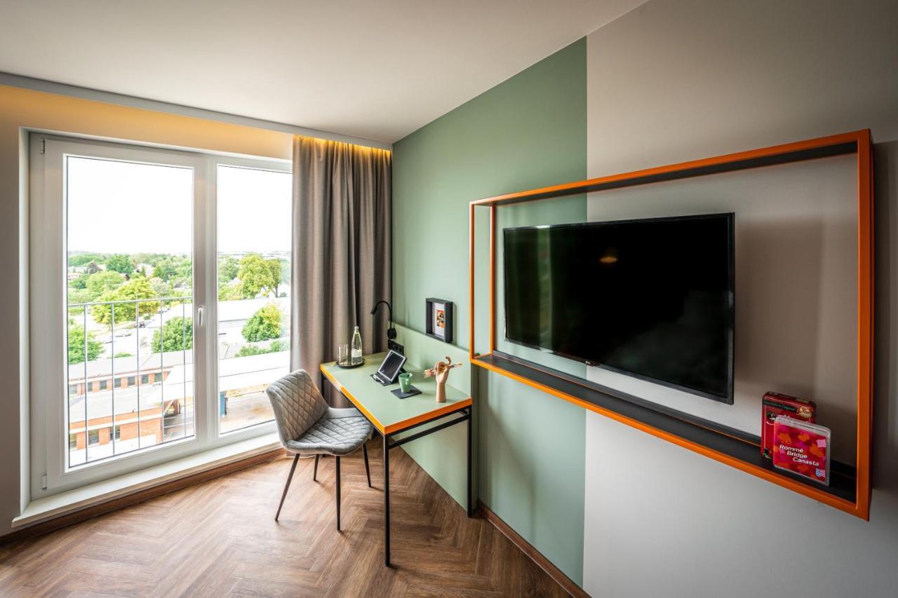 Loginn Hotel Berlin Airport Bagian luar foto