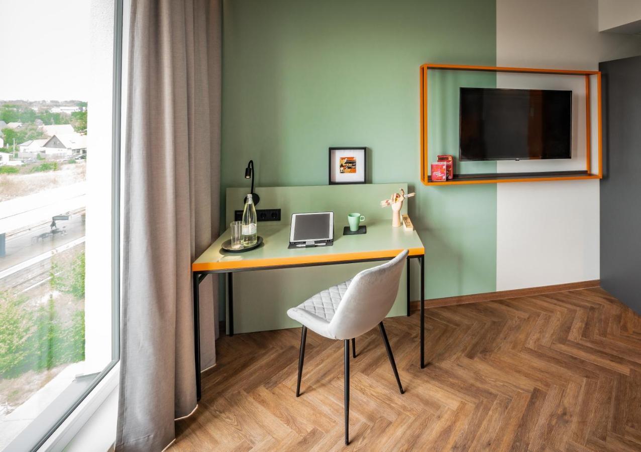 Loginn Hotel Berlin Airport Bagian luar foto