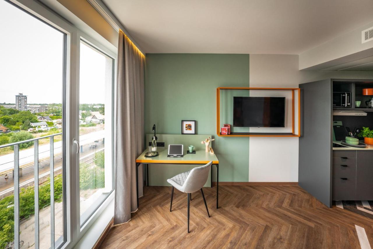 Loginn Hotel Berlin Airport Bagian luar foto