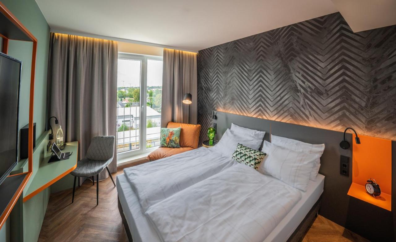 Loginn Hotel Berlin Airport Bagian luar foto