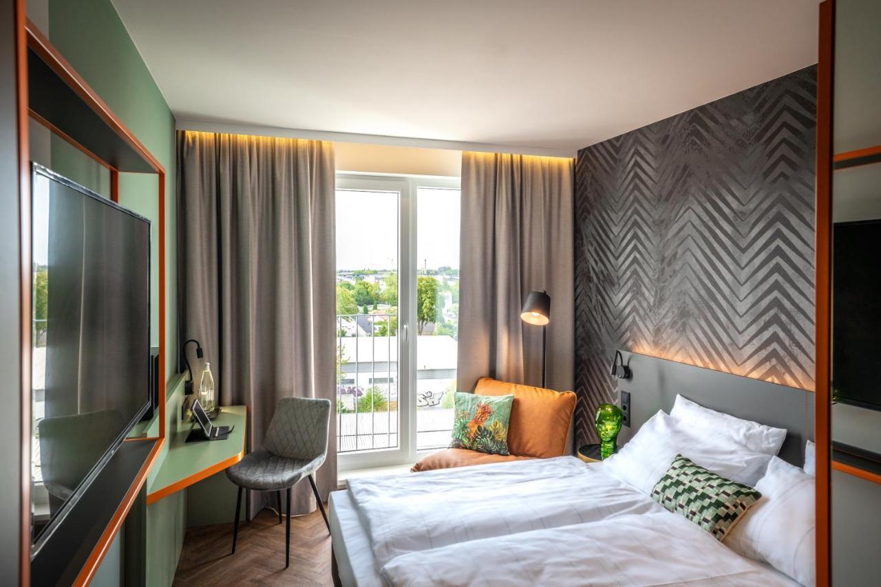 Loginn Hotel Berlin Airport Bagian luar foto