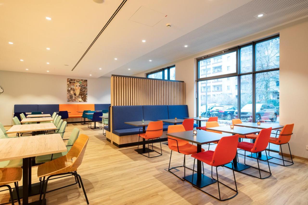 Loginn Hotel Berlin Airport Bagian luar foto