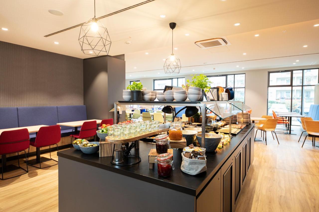 Loginn Hotel Berlin Airport Bagian luar foto